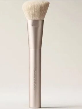 The bronzer Brush Summer Fridays
